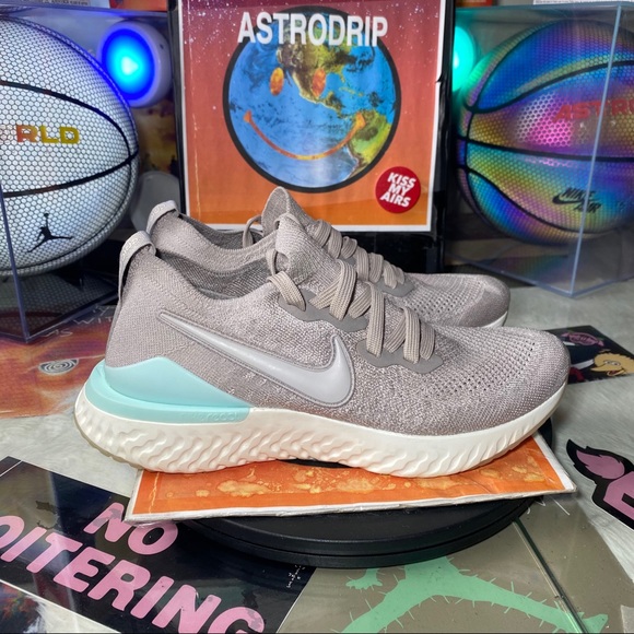 nike epic react flyknit moon particle